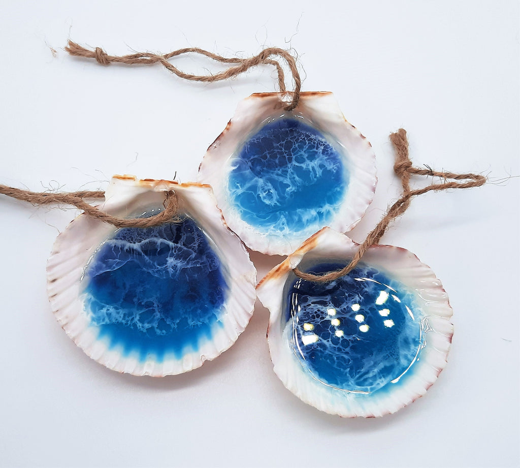 EcoFriendly Epoxy Resin Ocean Scallop Seashell Christmas Ornament / B